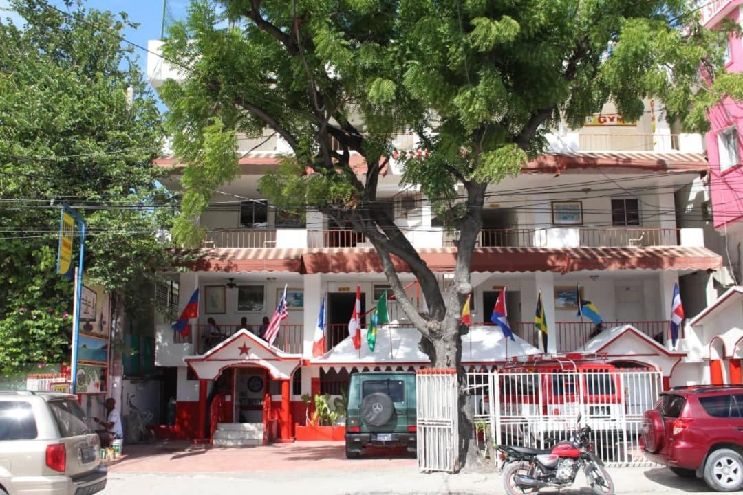 Seven Stars Hotel Musseau Bagian luar foto