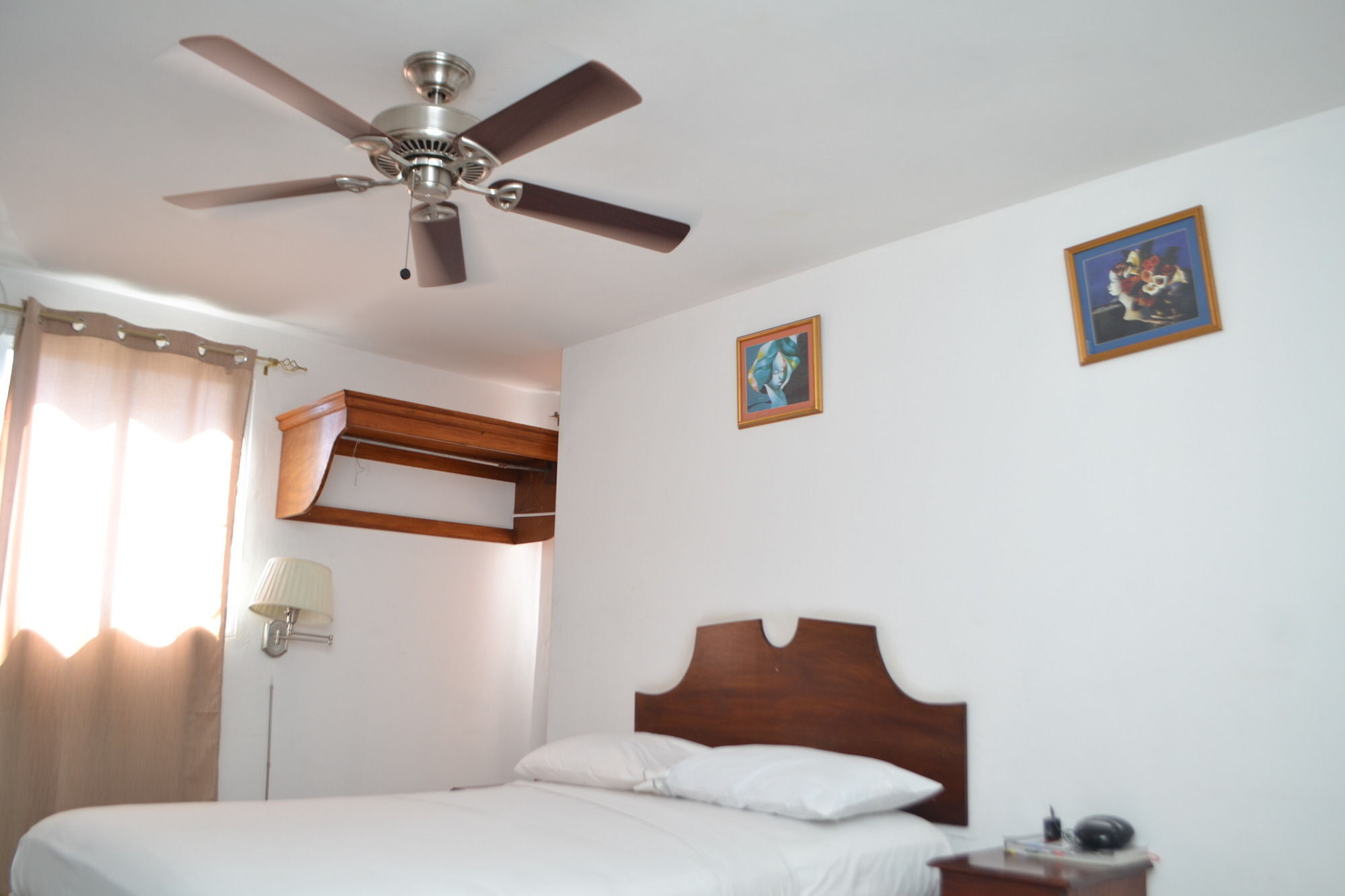 Seven Stars Hotel Musseau Bagian luar foto