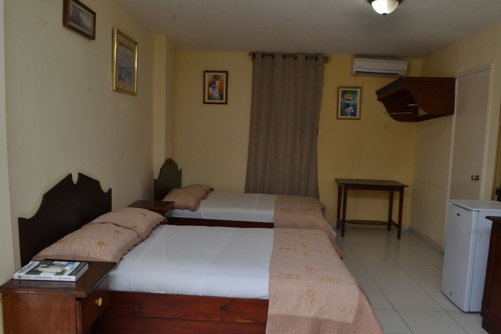 Seven Stars Hotel Musseau Bagian luar foto