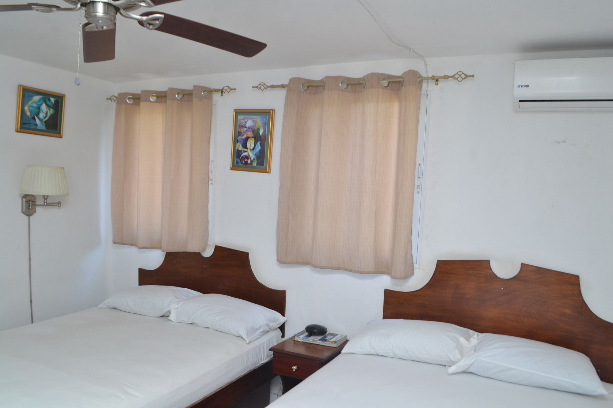 Seven Stars Hotel Musseau Bagian luar foto