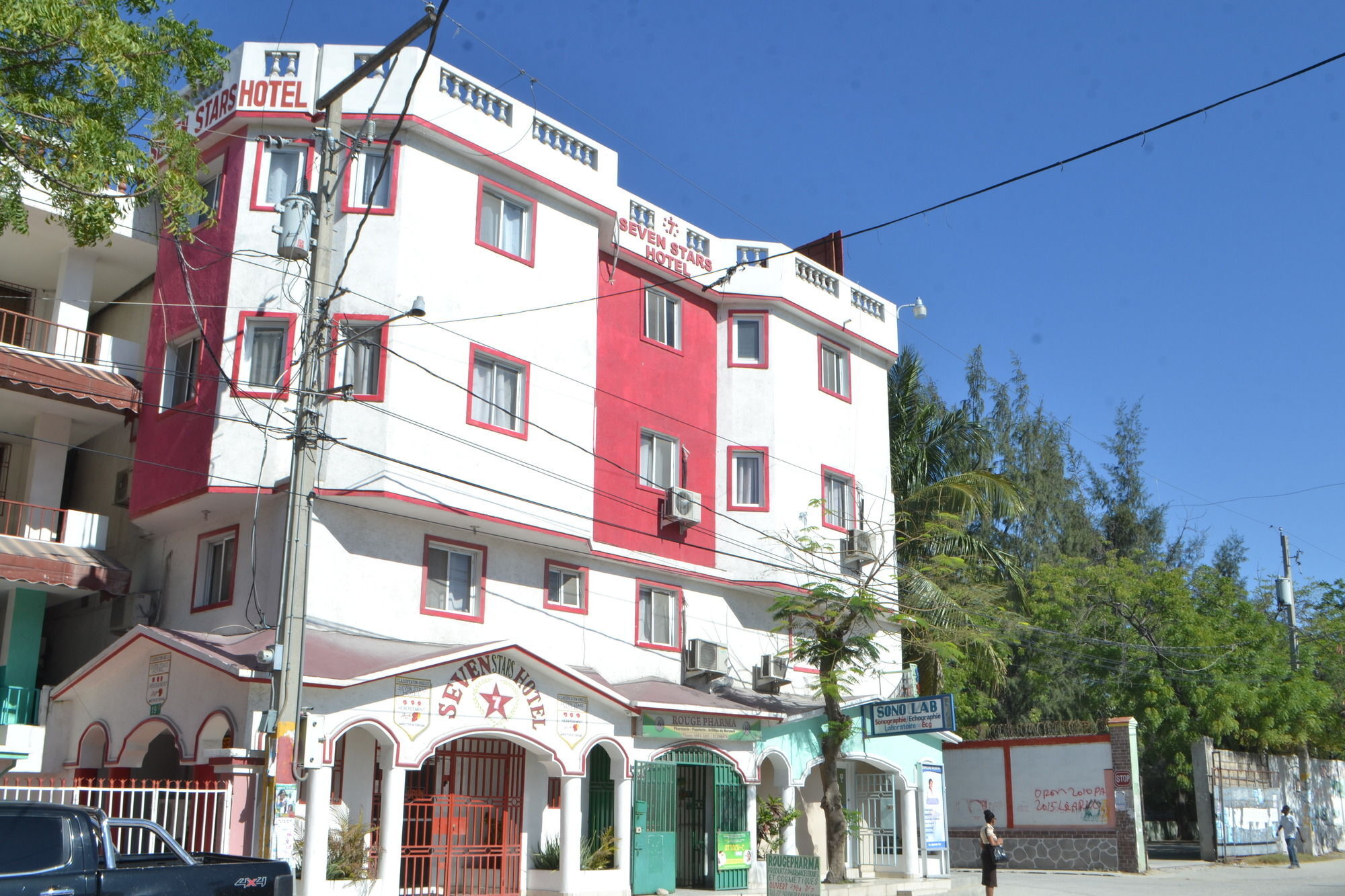 Seven Stars Hotel Musseau Bagian luar foto